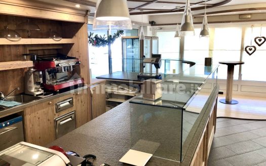 Negozio a Madonna di Campiglio – Locale commerciale fronte strada